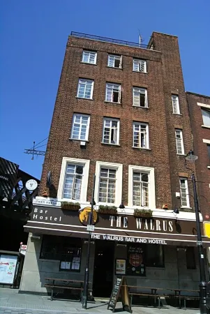 The Walrus Bar and Hostel