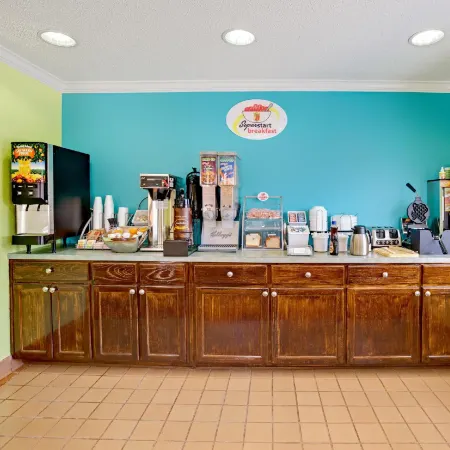 Super 8 by Wyndham Pasadena