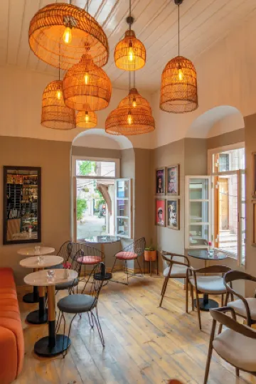 Ivy Ayvalik cafe & Bar