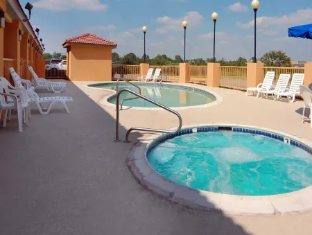 Super 8 by Wyndham Battleboro/Rocky Mount