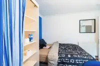 Charming 6-Bed House in Reading
