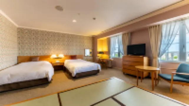 薩庫拉蓋克庫加登飯店 住宿飯店