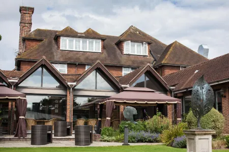 Fredrick's Hotel Restaurant Spa Отели рядом с достопримечательностью «Maidenhead Railway Bridge»