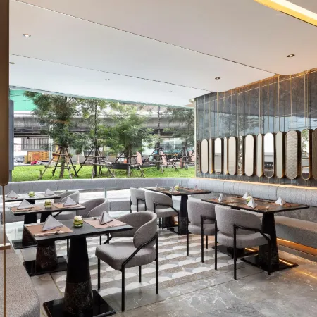 Oakwood Suites Tiwanon Bangkok
