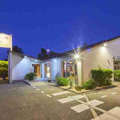 Campanile NATURE - Bordeaux Est Artigues Hotel Exterior