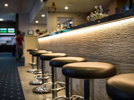 Nightcap at St Albans Hotel Отели в г. Cobblebank