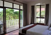 Island View Beachfront Resort - balcony