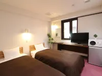HOTEL LiVEMAX BUDGET Kitafuchu Hôtels à proximité de : Tokyo University of Foreign Studies