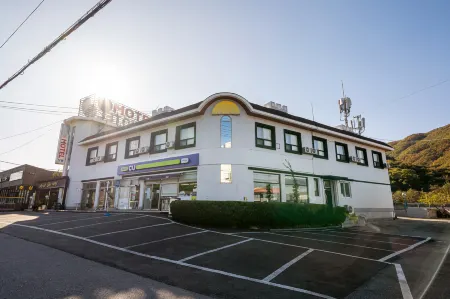 Yeoncheon Chosung Motel Отели рядом со станцией Jeongog-Yeog