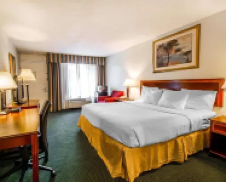 Clarion Inn & Suites Dothan South