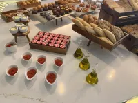 Hotel Tres Reyes San Sebastián - Breakfast