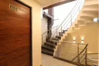 FabHotel Blueark فنادق في Sarai Sahjadi