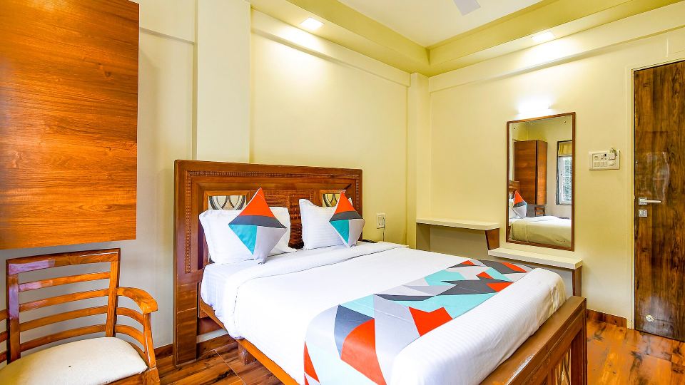 OYO 10678 Hotel Nandanvan