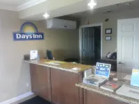 Days Inn by Wyndham Kingman East - Motels