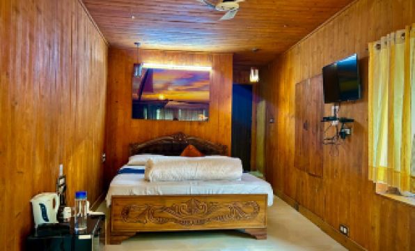 Toppers Corner-A Boutique Garden Resort - Housity