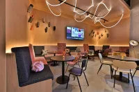 Moxy Outlet城市梅青根 梅青根住宿飯店