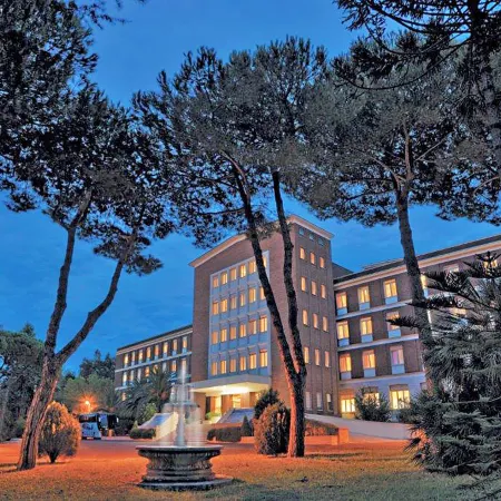 Ele Green Park Hotel Pamphili Отели рядом с достопримечательностью «Вилла Карпенья»