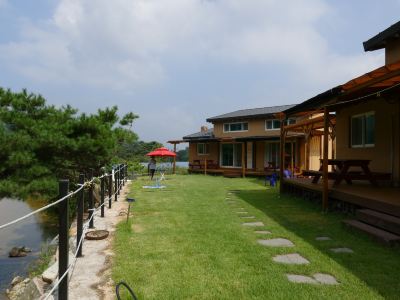 Sangju Yeoyurounhwangtojib Pensyeon