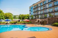 Bomah Hotel Limited - Pools