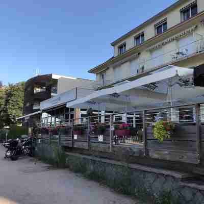 Logis Hôtel le Ptit Hôtel du Lac Hotel Exterior