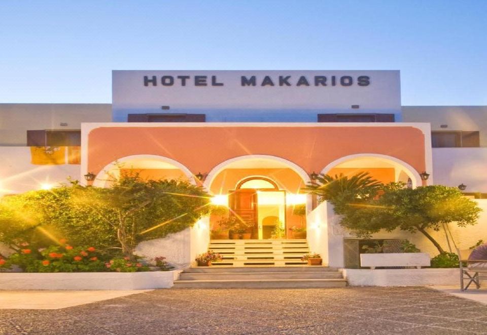 Foto 4 de Hotel Makarios