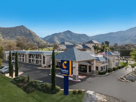 Comfort Inn & Suites Sequoia Kings Canyon