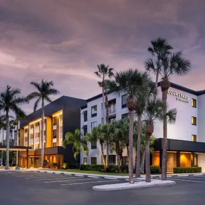 Courtyard Naples Hotels near Walgreens