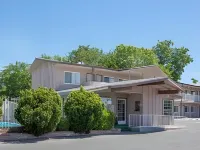 Super 8 by Wyndham Booneville - 2 Sao