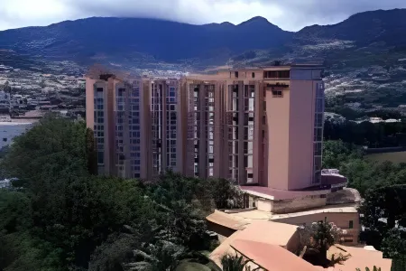 Dom Pedro Madeira Отели в г. Machico