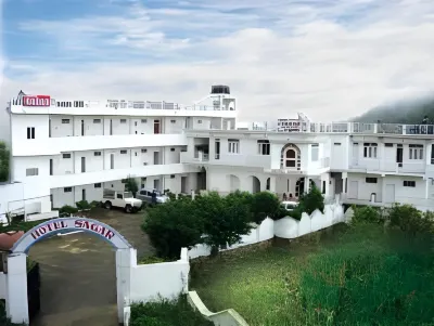 Hotel Sagar 아나사크티 애쉬램 주변 호텔