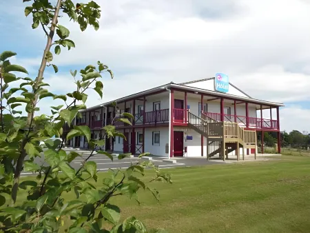 Enzo Hotels Loudeac by Kyriad Direct Отели в г. Лудеак