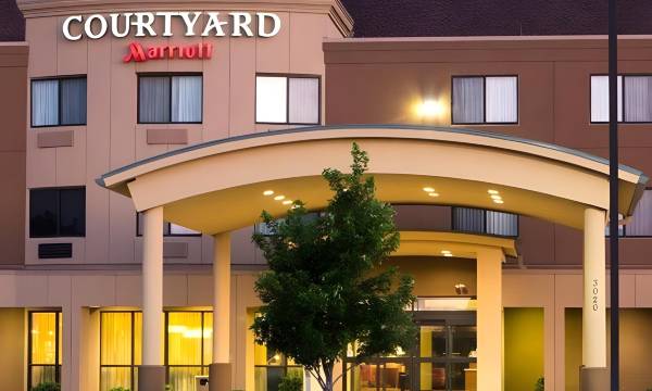 Courtyard Salina