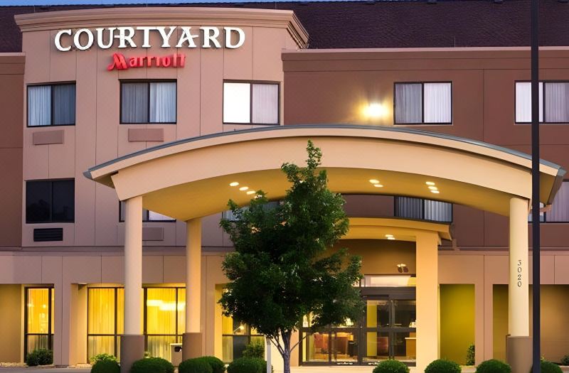 Courtyard Salina