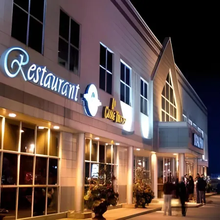 Hotel & Suites le Dauphin Drummondville