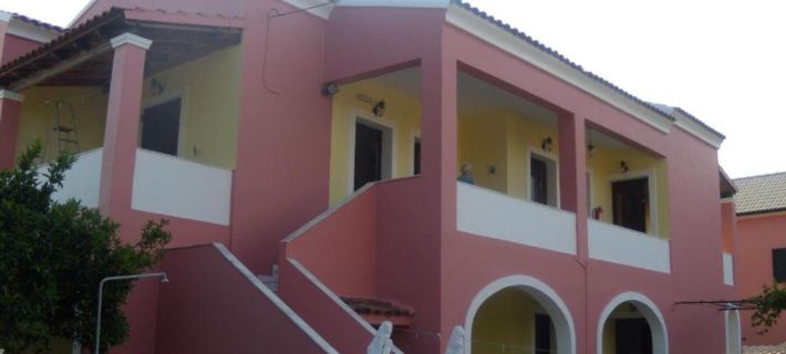 Antigoni's Apartments Hotels in Thinali