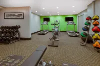 La Quinta Inn & Suites by Wyndham Detroit Utica - Gym