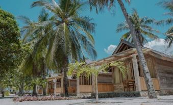 Anugerah Surf & Dive Resort