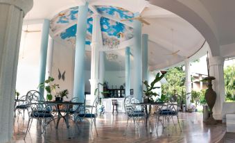 Sashas Holiday Village