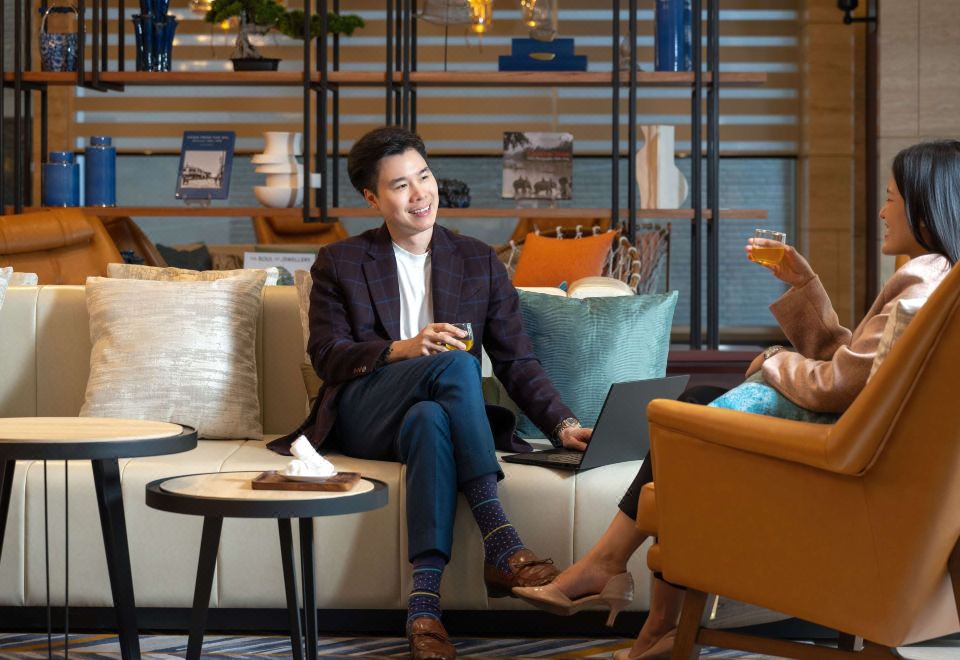 Mercure Bangkok Surawong 수영장