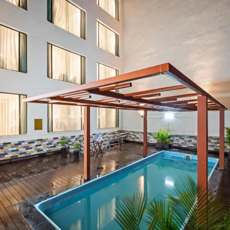 Grand Vijayawada by GRT Hotels Отели рядом с достопримечательностью «Храм Канакадурга»