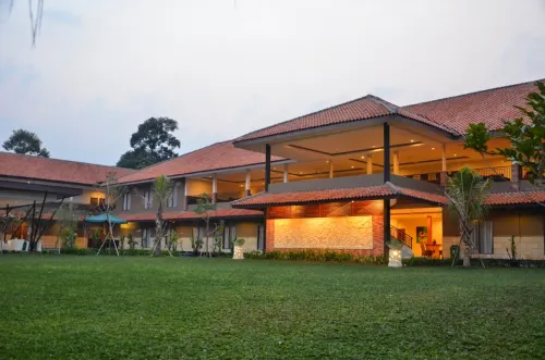 Bumi Gumati Resort & Convention Hotels in Sukaraja
