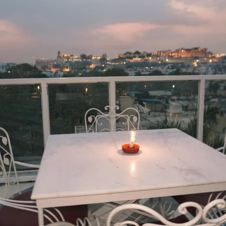 Hotel Naren Villa