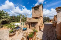 Es Revellar Art Resort - Adults Only فنادق في Cala Pi
