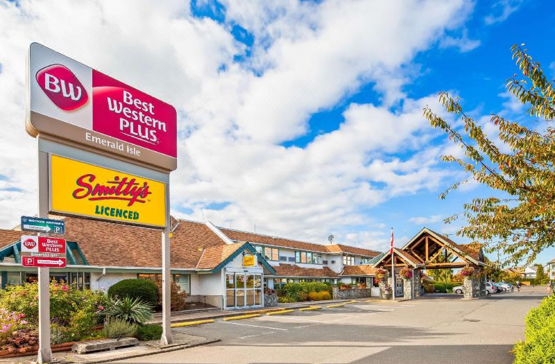 Best Western Plus Emerald Isle Hotel