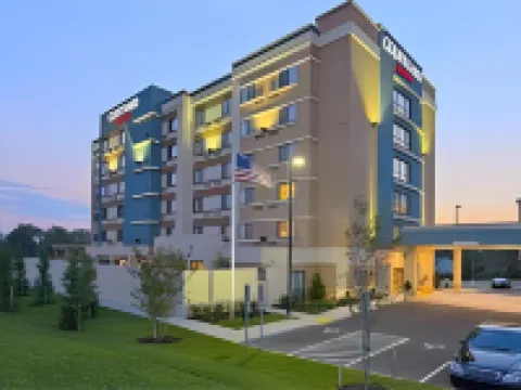 Courtyard Hagerstown Hotels in Halfway