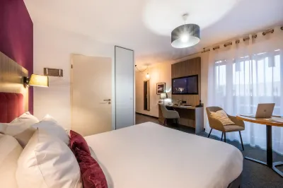 Nemea Appart Hotel Quai Victor Tours Centre Hotel a 