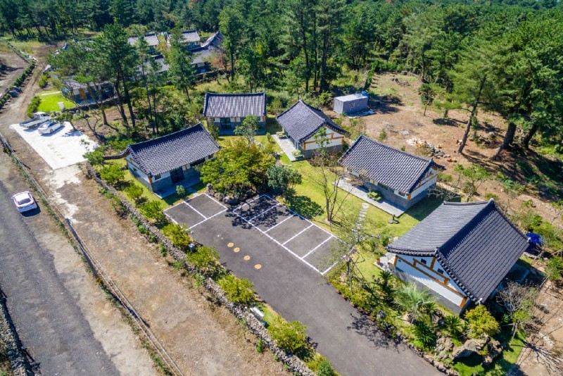 1. 제주 애월한옥펜..
