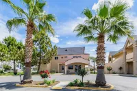 Motel 6 Buttonwillow, CA Central