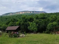 Tihaya Polyanka Mini-Hotel Отели рядом с достопримечательностью «Водопады Руфабго»