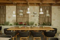 Opal Paros - Boutique